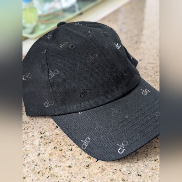 Alo Black Logo Cap - Picture 5 of 5